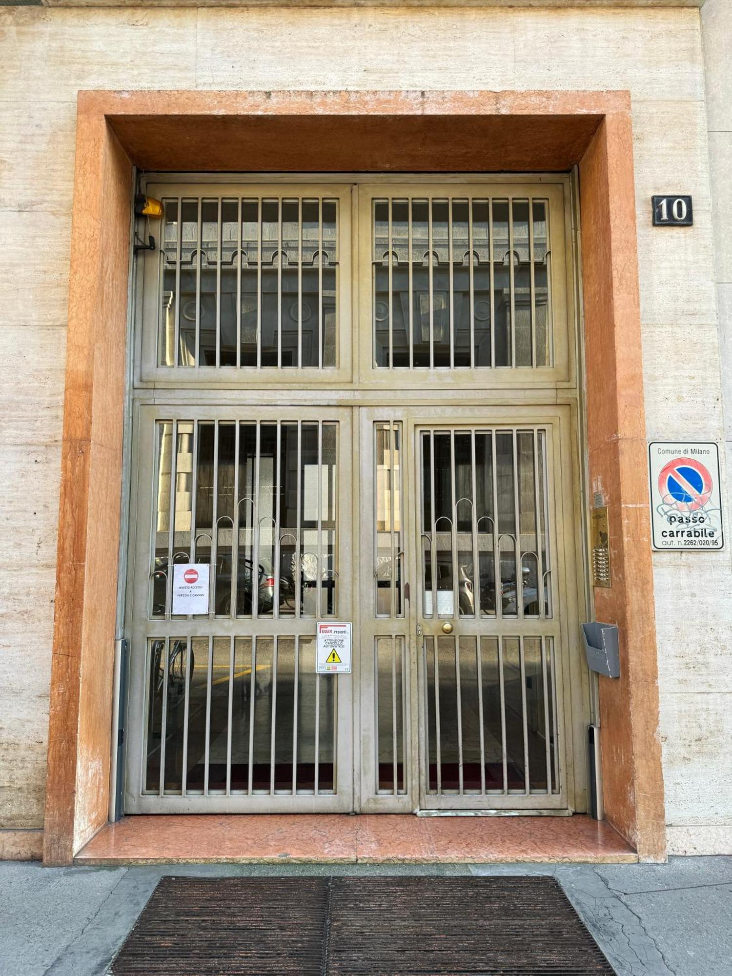 Gohost - City Hideaway A Few Minutes From Milano Centrale Milão Exterior foto